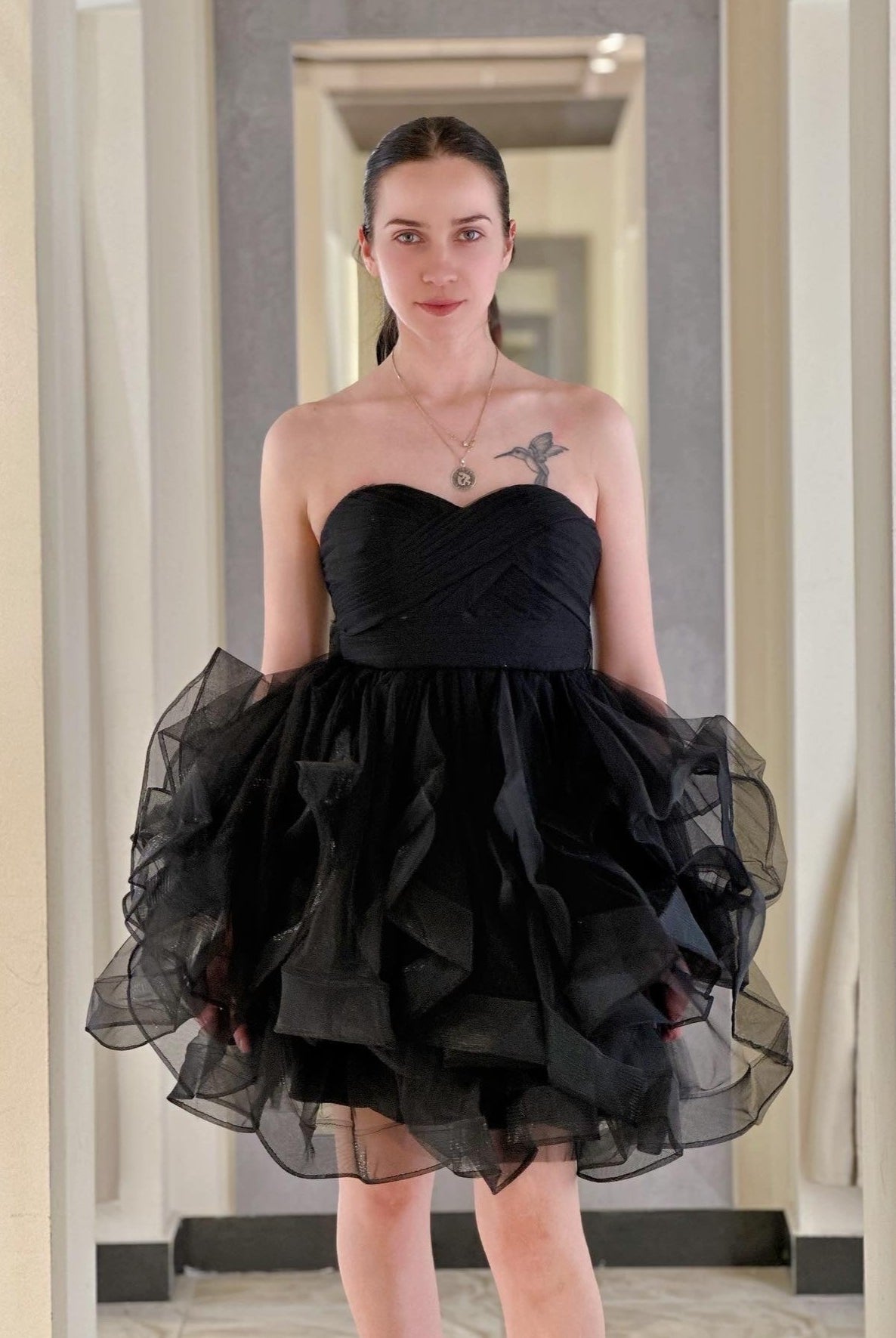 Abito gonfio, senza maniche, colore unito