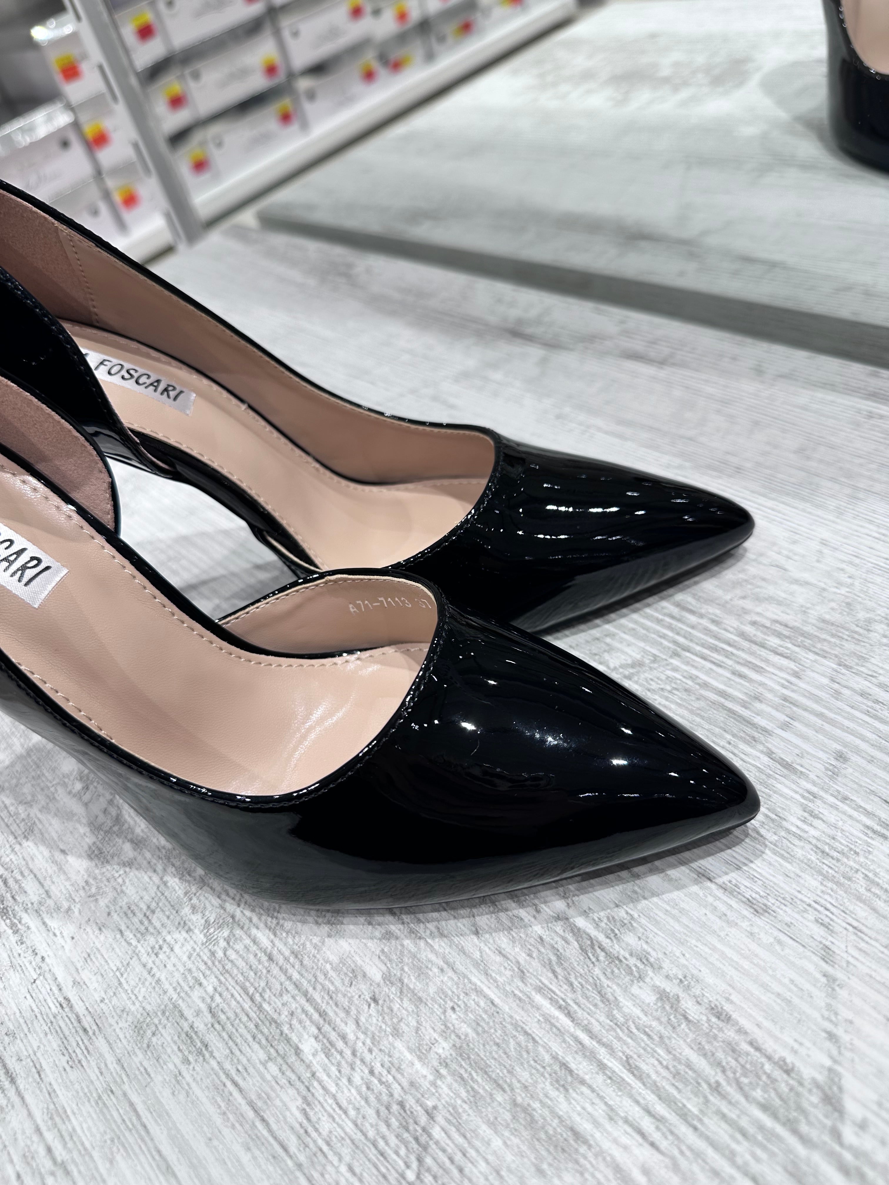 Décolleté Classiche in Vernice - Eleganza in Nero