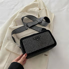 Borsa a tracolla a banda larga popolare borsa con strass con diamante brillante da donna 2024 nuova borsa per fotocamera con diamante alla moda borsa quadrata piccola a spalla singola