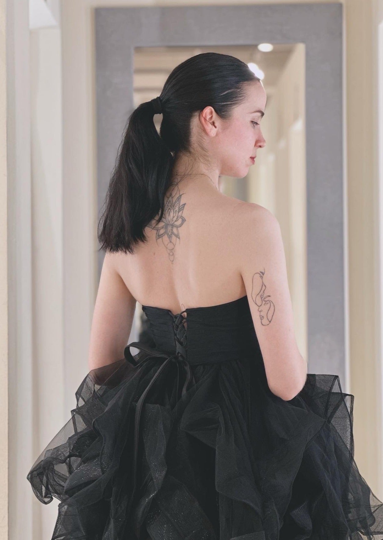 Abito gonfio, senza maniche, colore unito