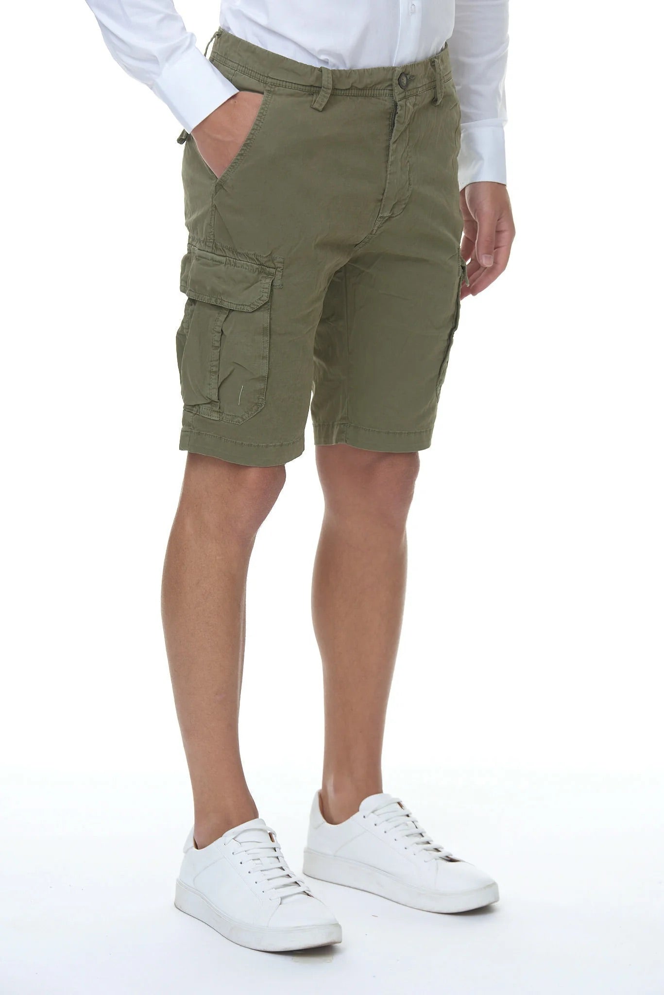 Shorts con tasche cargo verdi