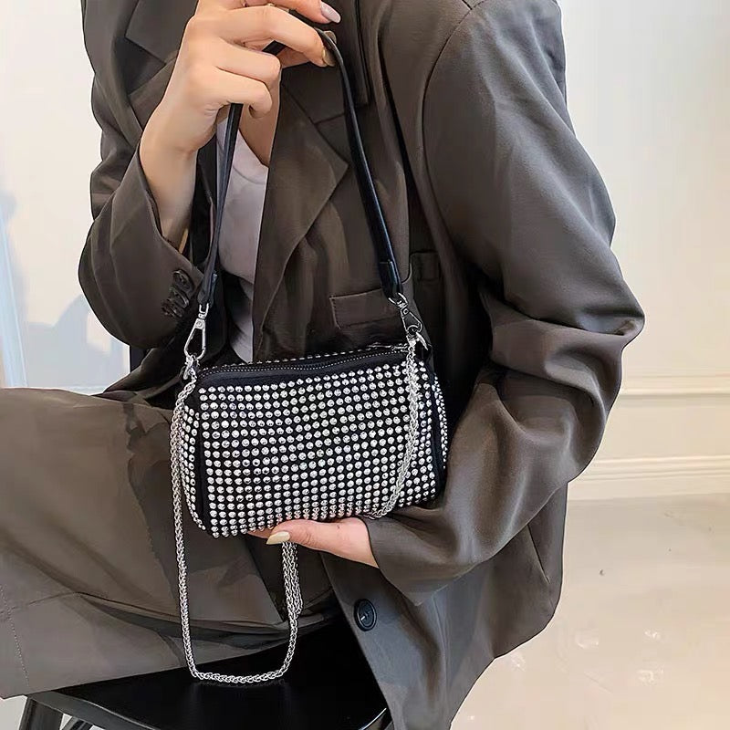 Nuova Borsa A Tracolla Con Diamanti Caldi Per Donne, Elegante E Alla Moda In Stile Coreano Con Catena In Metallo E Grande Capacità Per Donne, Diamante, Lucido, Leggero