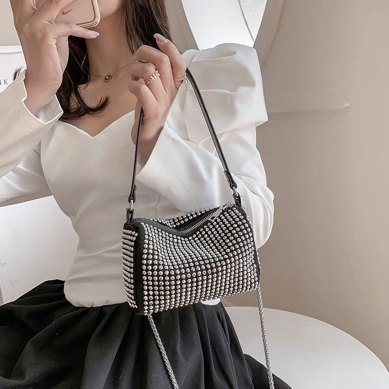 Nuova Borsa A Tracolla Con Diamanti Caldi Per Donne, Elegante E Alla Moda In Stile Coreano Con Catena In Metallo E Grande Capacità Per Donne, Diamante, Lucido, Leggero