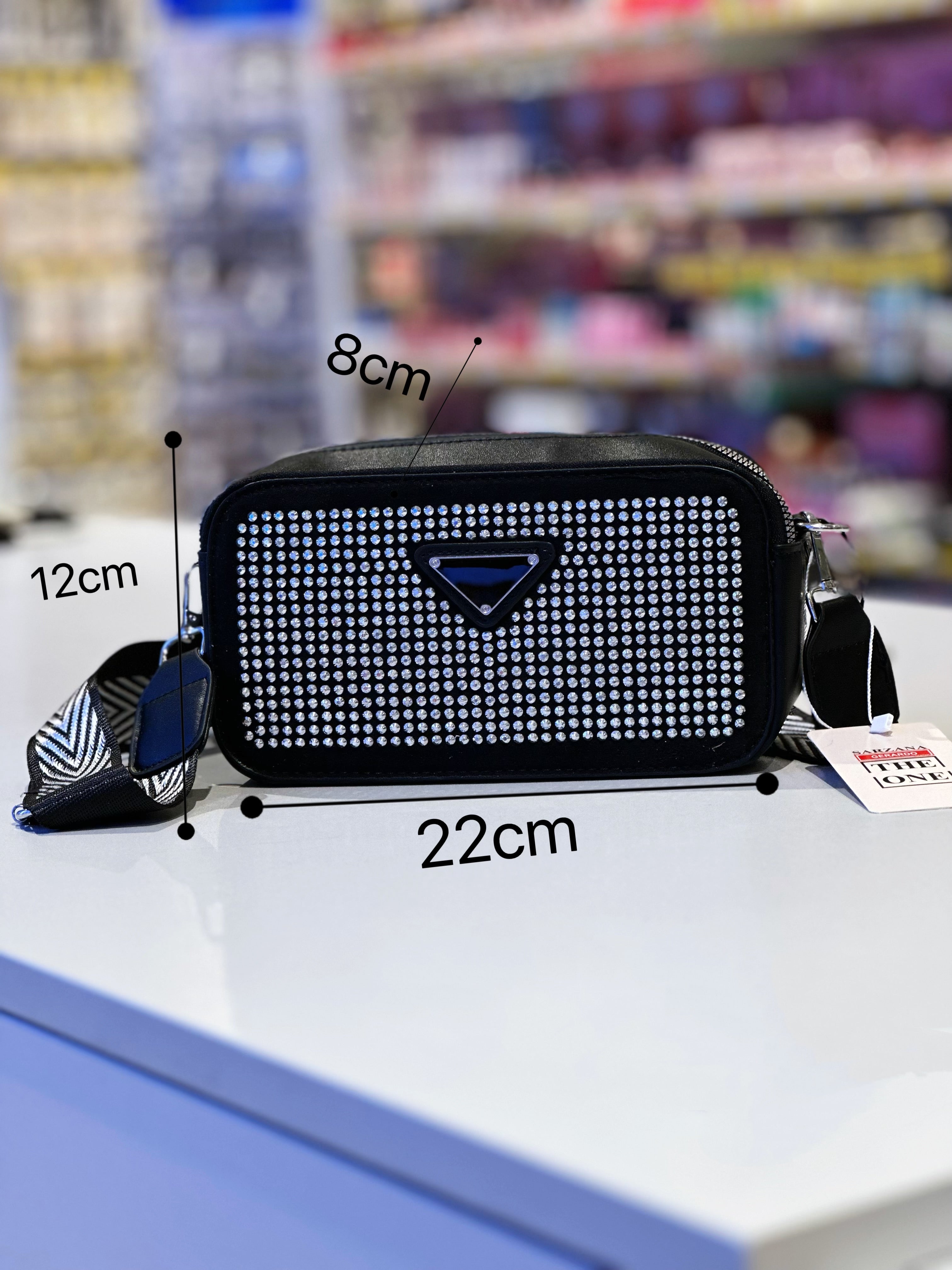 Borsa a tracolla a banda larga popolare borsa con strass con diamante brillante da donna 2024 nuova borsa per fotocamera con diamante alla moda borsa quadrata piccola a spalla singola