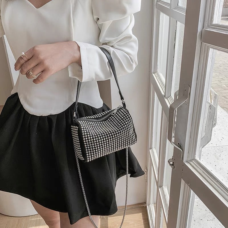 Nuova Borsa A Tracolla Con Diamanti Caldi Per Donne, Elegante E Alla Moda In Stile Coreano Con Catena In Metallo E Grande Capacità Per Donne, Diamante, Lucido, Leggero