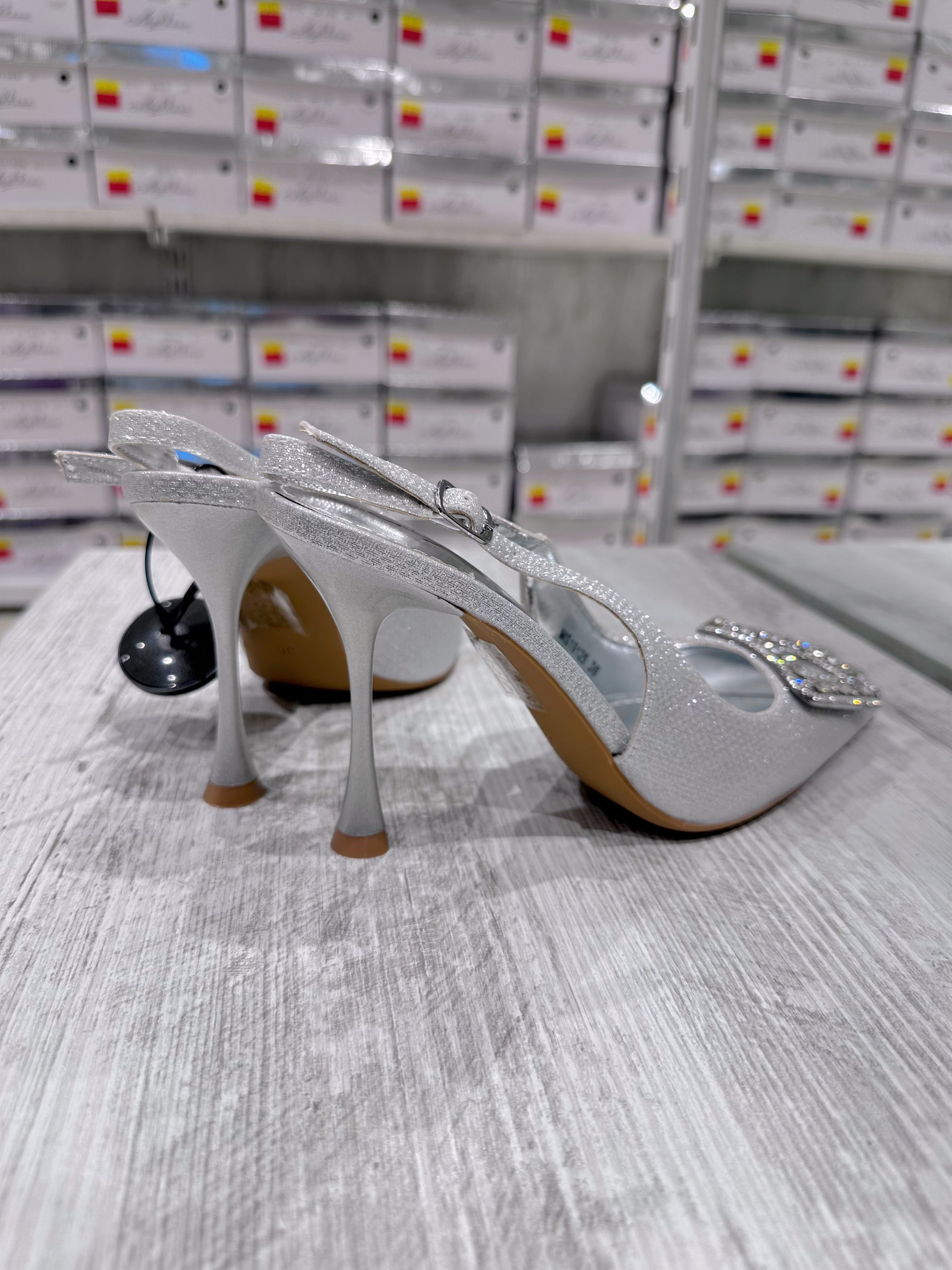 Sandali Eleganti con Tacco Alto - Design Brillante