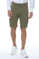 Shorts con tasche cargo verdi
